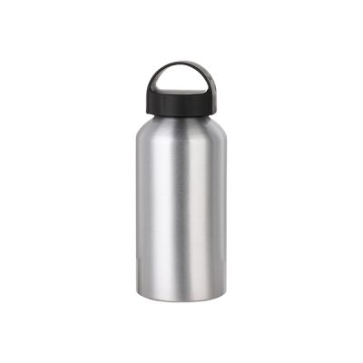 Botella de Aluminio plateada de 17 Oz con tapa negra /agarradera