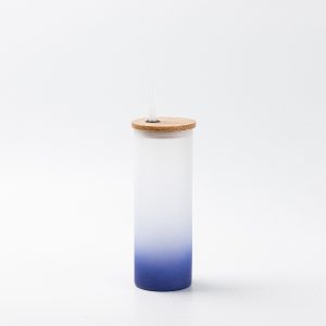 Vaso de vidrio esmerilado sublimable con tapa de bamboo y carrizo, 17oz
